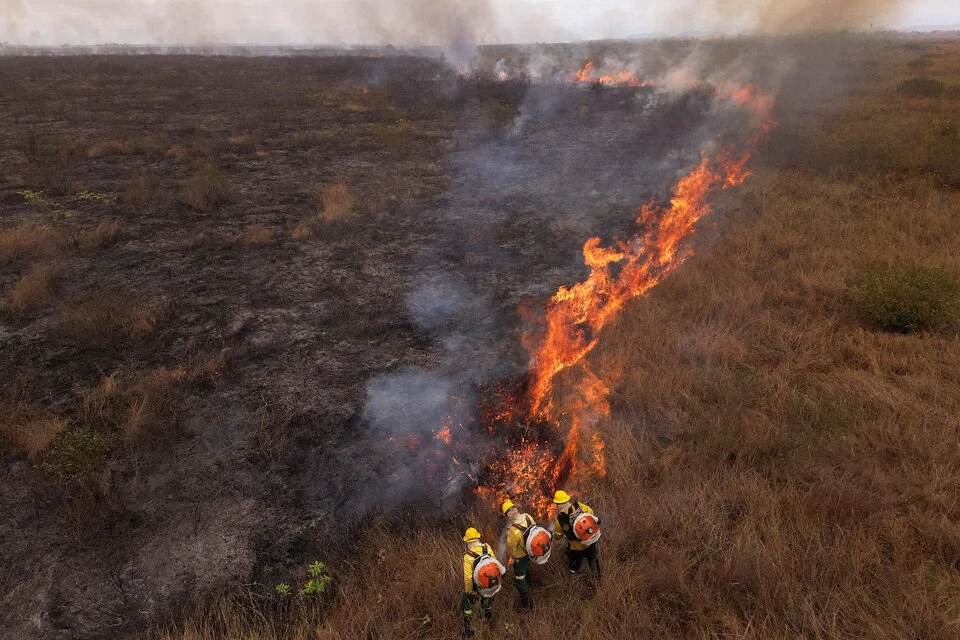 INFIERNO. El humo de los incendios en el Parque Nacional de Brasilia llega hasta las ciudades como San Pablo. 