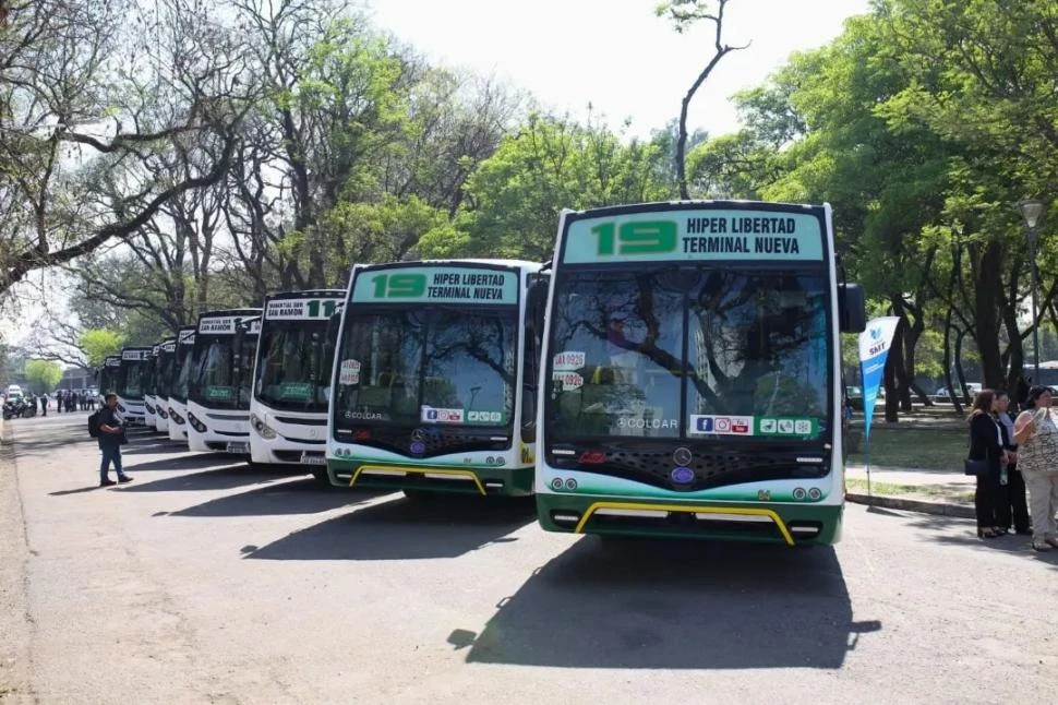 NUEVOS COCHES. Se presentaron 10 de los 22 coches que se sumarán a la flota de las líneas 11 y 19.