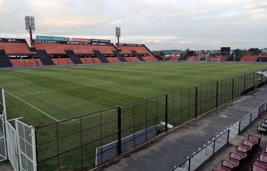 SEDE. Este es el estadio de Patronato, donde San Martín podría sellar su pase a la final.