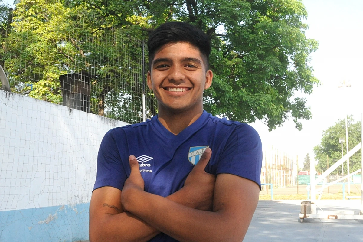 EN EL COMPLEJO. Luciano, hijo de “Sapito” Brandán sueña con formar parte de algunos de los planteles de AFA en 2025. En la Liga Tucumana lleva seis goles. Foto: Antonio Ferroni - LA GACETA