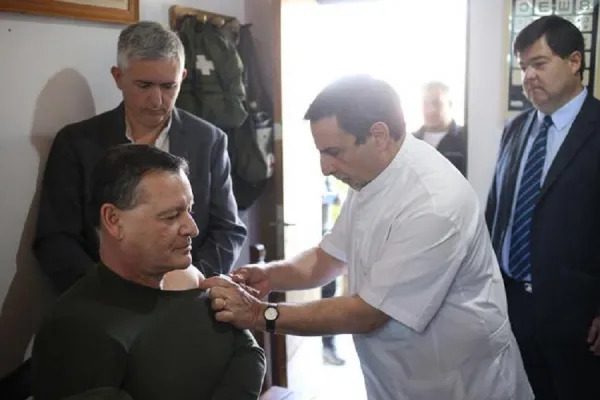 Tucumán: el Gobierno inició la vacunación contra el dengue para personal de Gendarmería