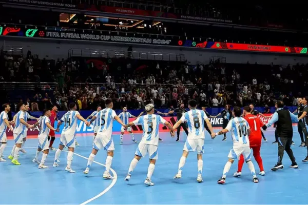 Mundial de Futsal 2024: el emotivo festejo de la selección argentina con un clásico de Los Huayra