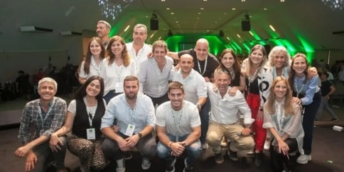 Fernando Ledesma, Pilar Pérez, Benjamin Fornaciari, Gonzalo Martínez Zavalía, Andrés Pariz, Carolina Sigstad, Sofía Eleas, Ángeles Namur, Sandra Ávila, Sofía Sigstad, Diego Falivene, Gustavo García, Jorge Sáenz Rozas, Fabián Paz, María José Vargas, Gladys Villaluenga y Aníbal Acevedo