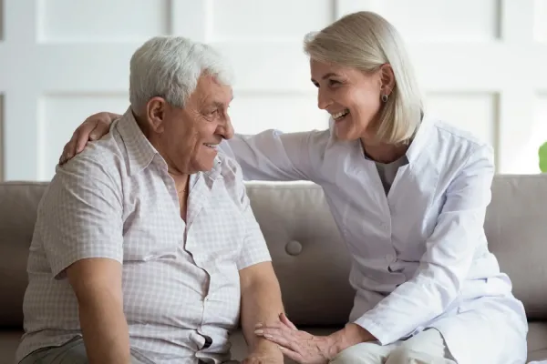 No son cuestiones típicas de la edad: los síntomas que pueden indicar Alzheimer y que solemos ignorar