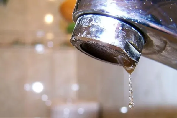 Por cortes de luz, se ve afectado el sistema de distribución de agua potable en algunas zonas de Tucumán