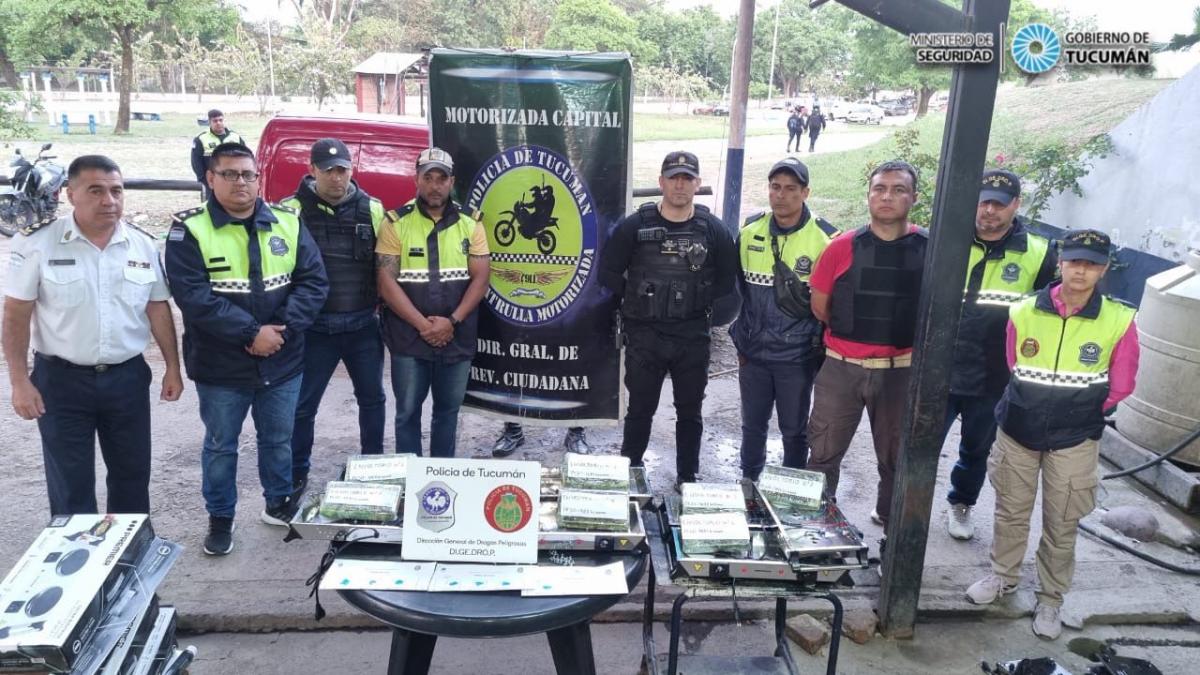 Una pareja circulaba por San Miguel de Tucumán con siete kilos de cocaína en una camioneta