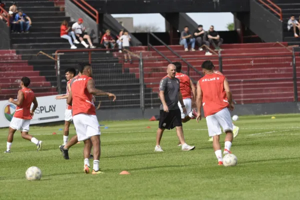 La buena noticia que recibió Flores cuando el plantel de San Martín arribó tras la victoria en Paraná