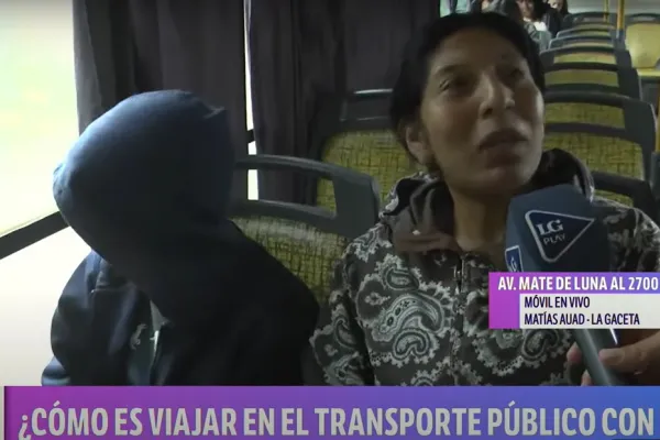 Viajar en transporte público con lluvia en Tucumán: El precio del boleto está alto, y el servicio no está a la altura