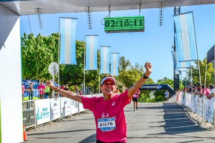 21k de LA GACETA: tiene 54 años, corre desde los 42 y quiere competir hasta ser abuela