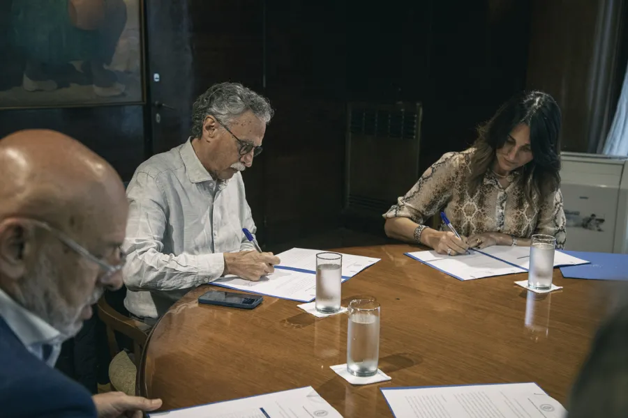 Ayer por la tarde se firmó el convencio que beneficia a los pacientes del PAMI.