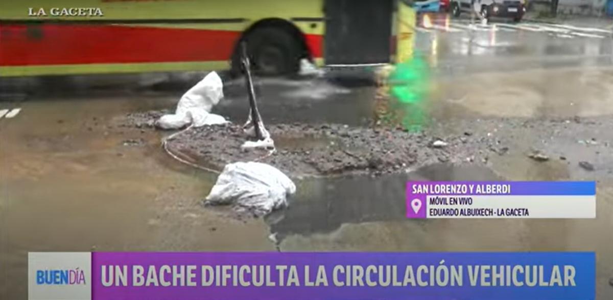 Lluvias en Tucumán: enormes baches dificultan la circulación en algunas calles de la Capital