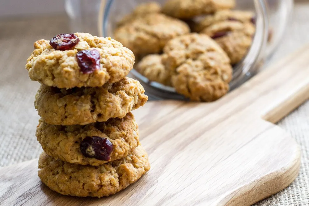 ¿Cómo preparar las galletas de coco y arándanos?