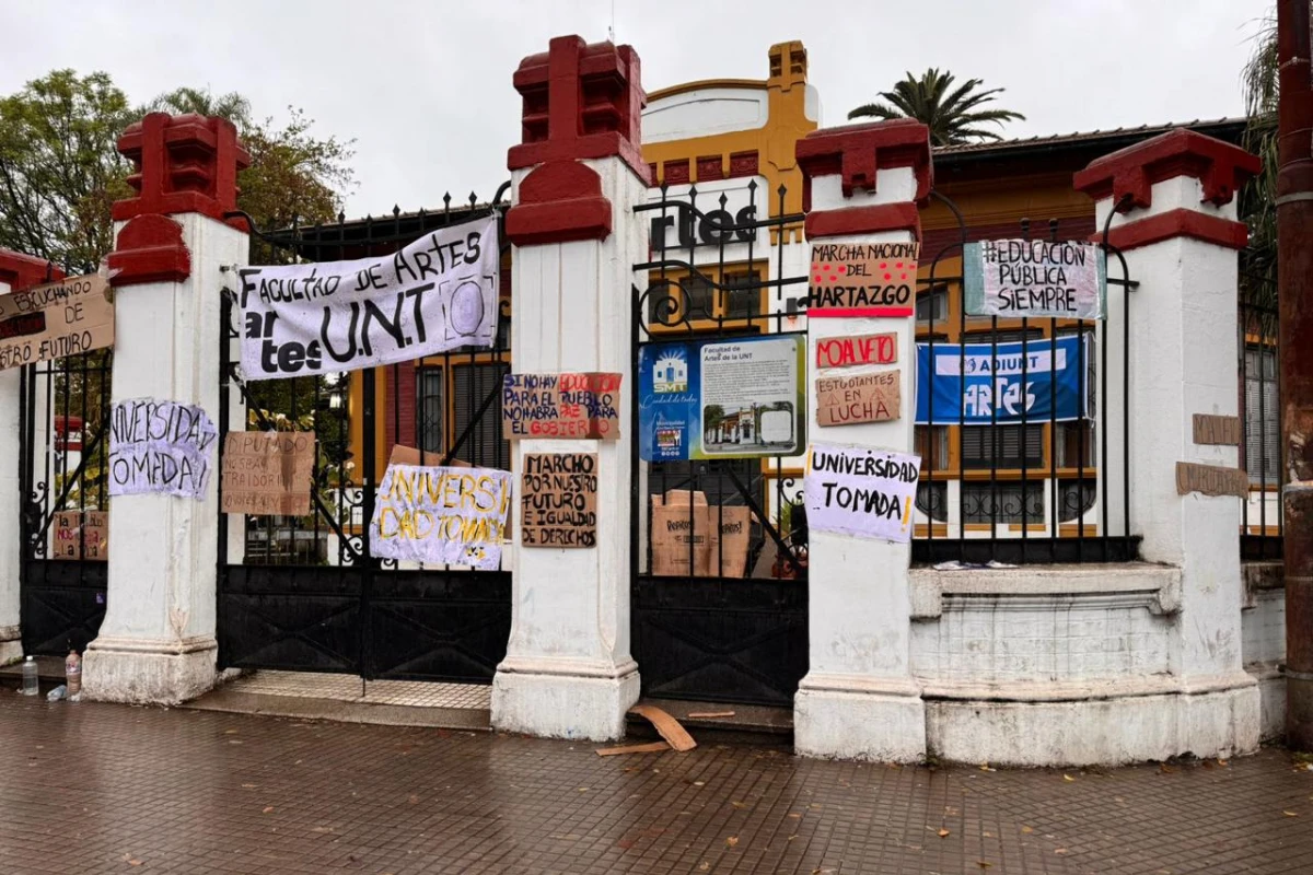 Estudiantes en alerta: Artes decidió una toma simbólica y otras facultades de la UNT evalúan sumarse