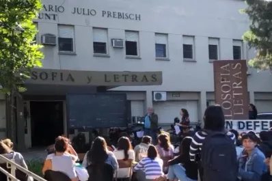 Filosofía y Letras de la UNT prepara clases públicas y un ruidazo contra el veto de Milei