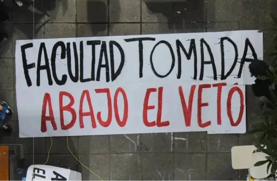 FINANCIAMIENTO UNIVERSITARIO. Los estudiantes de las universidades públicas de todo el país se movilizaron para frenar el posible veto de Milei. / PSICOLOGÍA UBA.