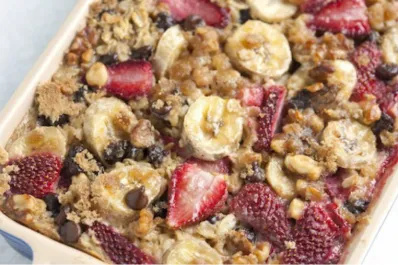 Avena y frutas al horno: el novedoso postre que ayuda a ganar masa muscular
