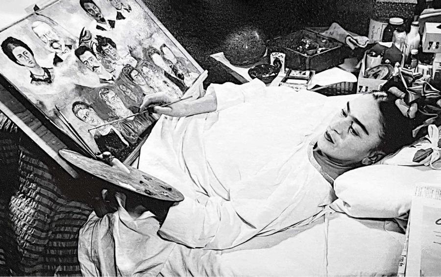 A los 18 años, Frida Kahlo sufrió un accidente que la dejó en cama durante dos meses