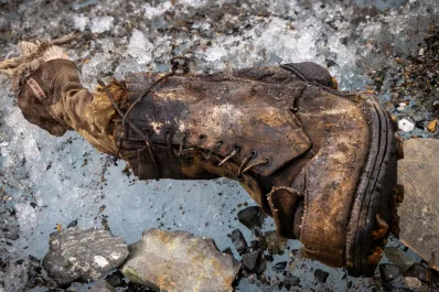 El hallazgo de un pie de 100 años en el Monte Everest arroja luz sobre uno de los misterios más inquietantes del montañismo