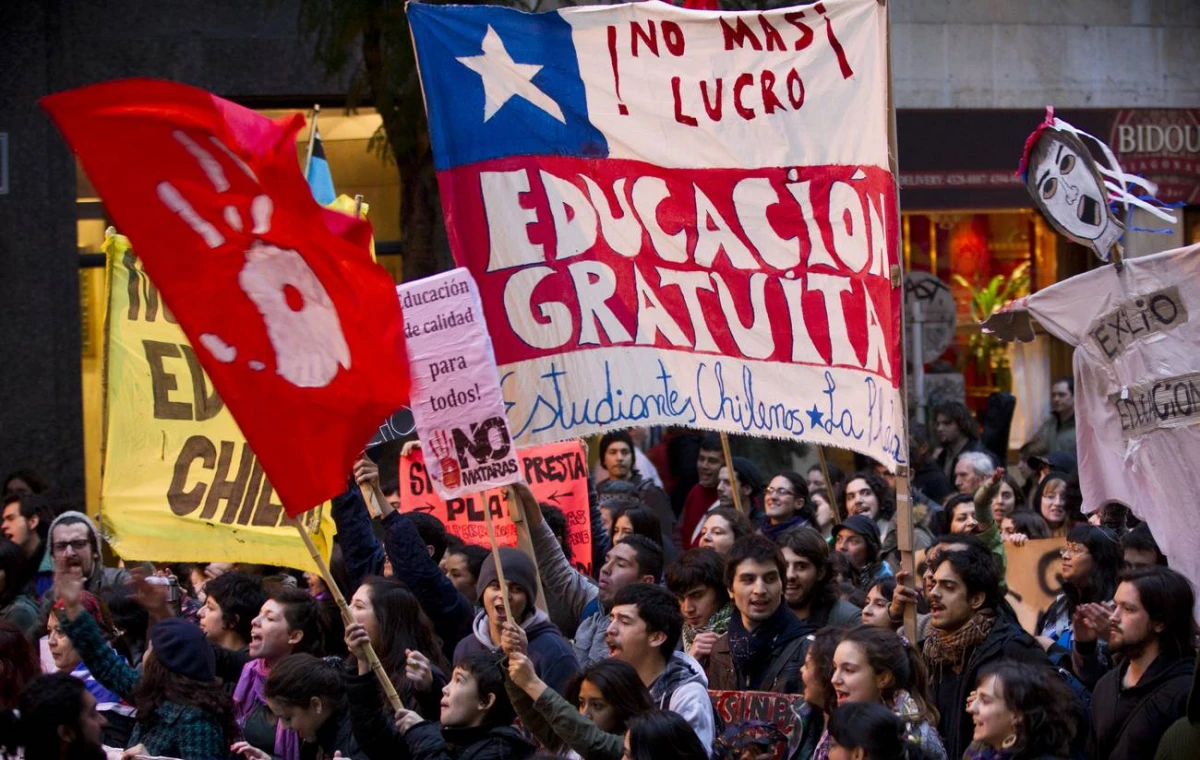 ESCENA DE 2011. La protesta estudiantil en Chile./ ARCHIVO NUEVA SOCIEDAD