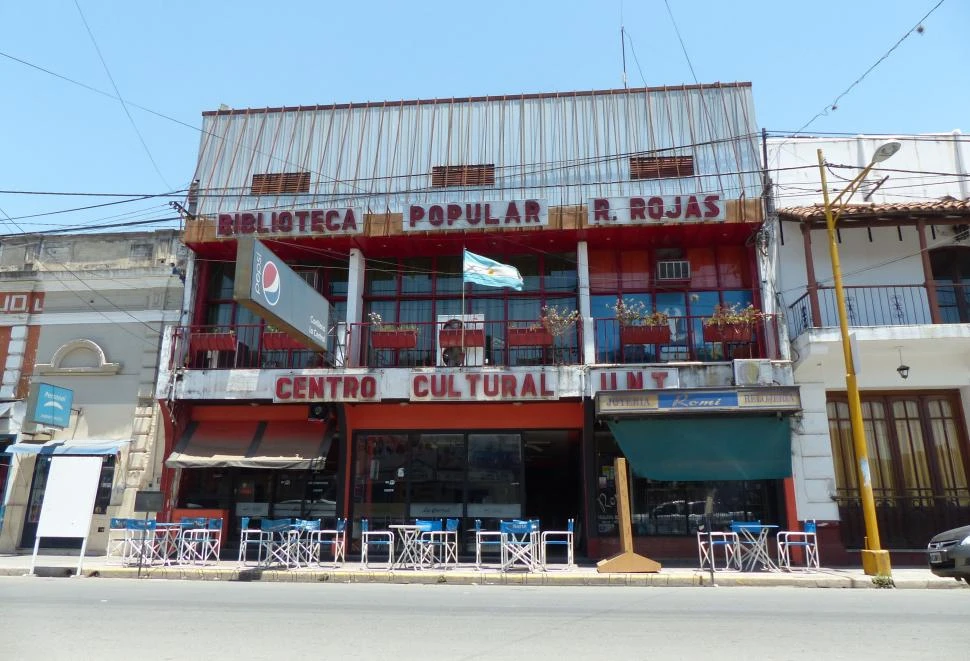 ACTUAL FACHADA. El Centro Cultural Ricardo Rojas, en Aguilares, se mudará de edificio próximamente. la gaceta / foto de osvaldo ripoll