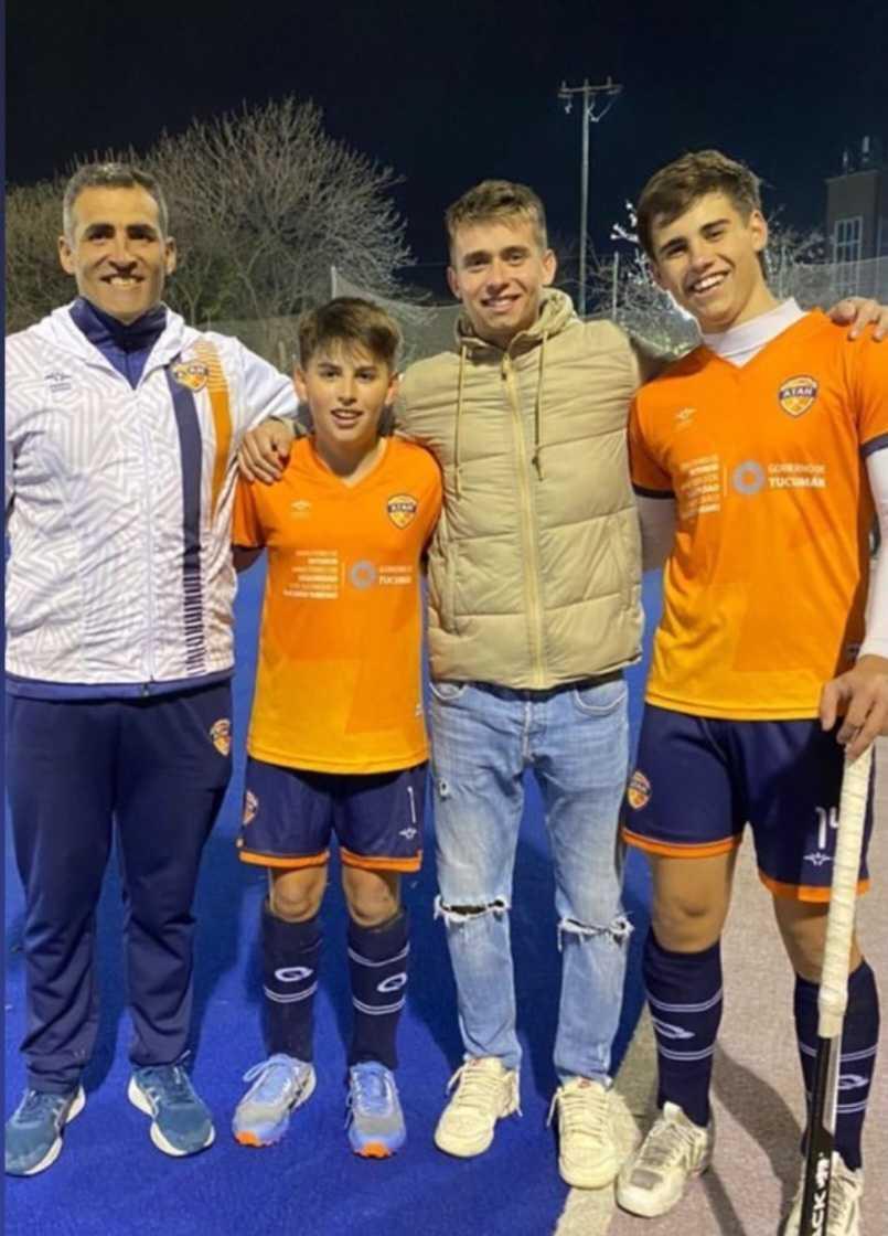 Proviene de una familia de jugadores de hockey, su hermano fue campeón del mundo, y disputará el Argentino de Selecciones Sub-19 con Tucumán