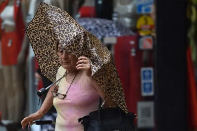 El tiempo en Tucumán: la lluvia llegó con un marcado descenso de la temperatura