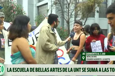 Estudiantes de la Escuela de Bellas Artes de la UNT se suman a la toma simbólica en defensa de la educación pública