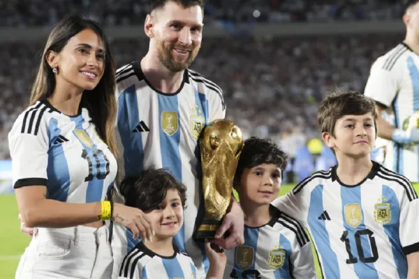 Antonella Rocuzzo mostró la emoción de sus hijos ante el triunfo de la Selección