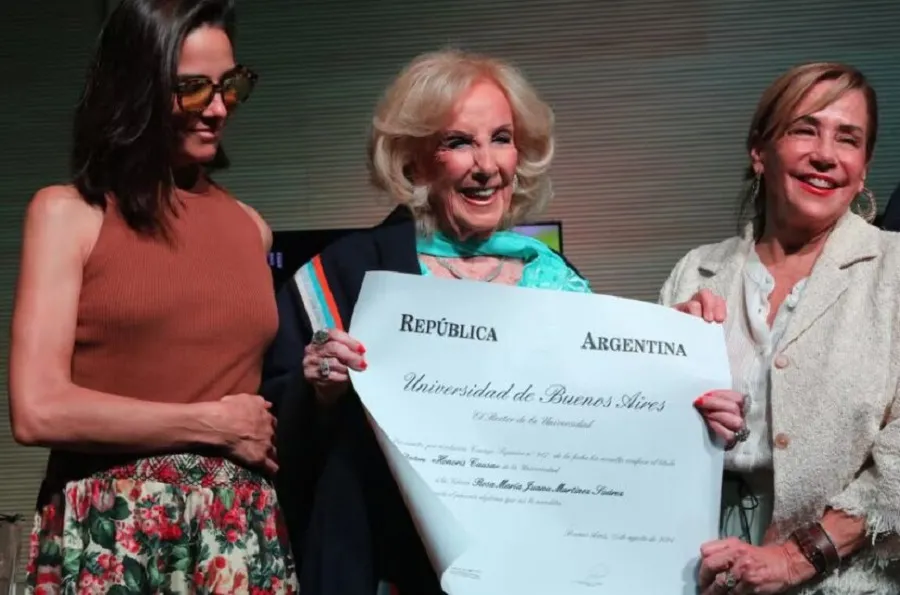 Mirtha Legrand recibió un homenaje en la UBA y apoyó el reclamo universitario