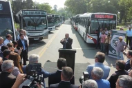 El corte de tránsito en el Parque 9 de Julio por los nuevos colectivos desató la polémica entre los tucumanos