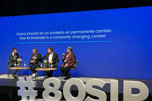 Cómo volcar la Inteligencia Artificial al periodismo, el gran desafío planteado en la asamblea de la SIP