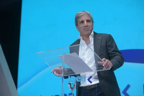 Caputo rindió examen ante empresarios en IDEA