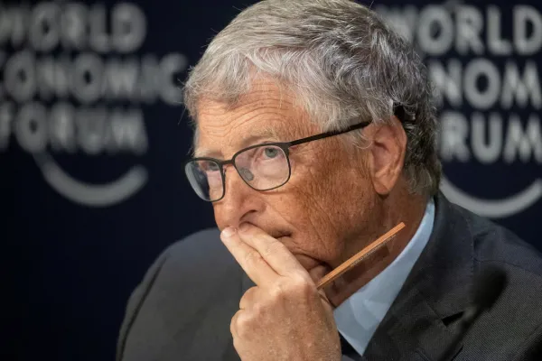 Estas son las tres carreras que la Inteligencia Artificial no podrá reemplazar, según Bill Gates