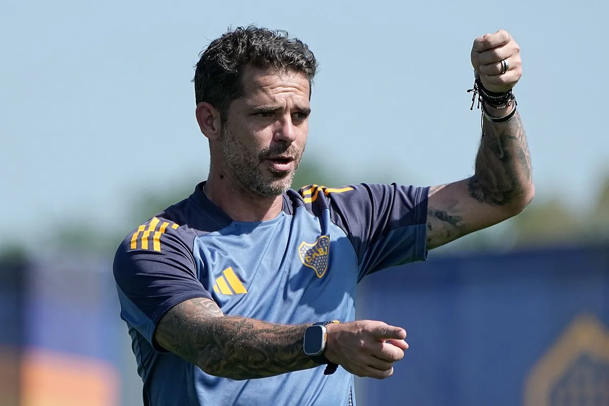 SIN TIEMPO QUE PERDER. Fernando Gago se muestra activo en las prácticas, sobre todo, teniendo en cuenta que su equipo viene de perder por goleada.