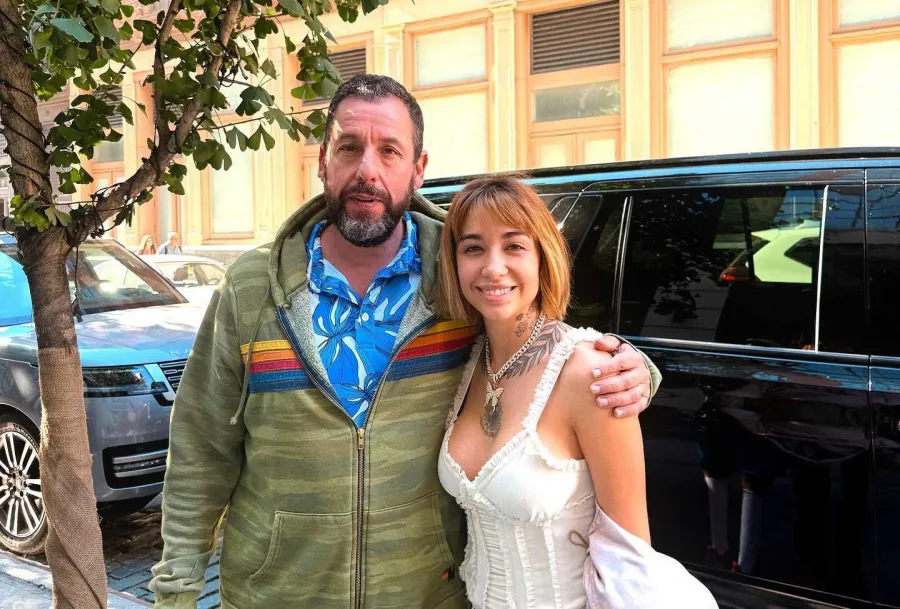 María Becerra aseguró que cumplió su sueño al conocer a Adam Sandler.