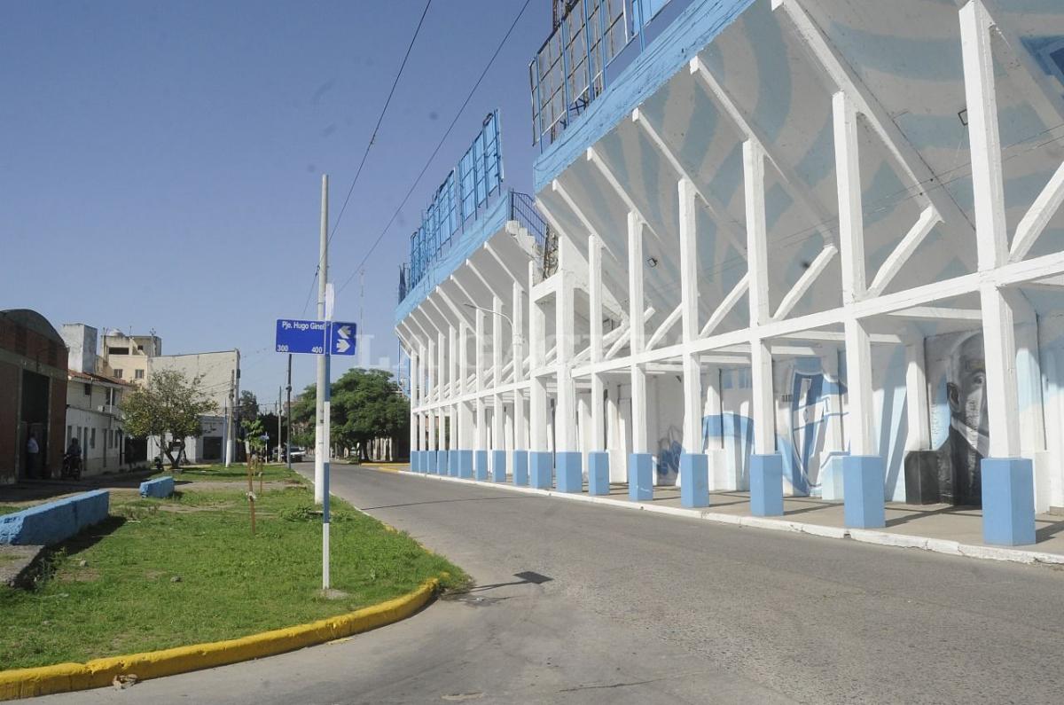 ESPACIO VERDE. Así se ve ahora en la intersección de Hugo Ginel y Laprida. Foto: Antonio Ferroni - LA GACETA