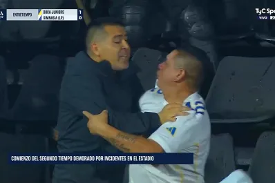Incidentes en la Copa Argentina y partido demorado: se generó un cruce entre los barrabravas de Boca Juniors y Gimnasia de La Plata