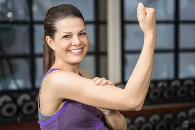 Ejercicios clave para tonificar y fortalecer los brazos a partir de los 50 años