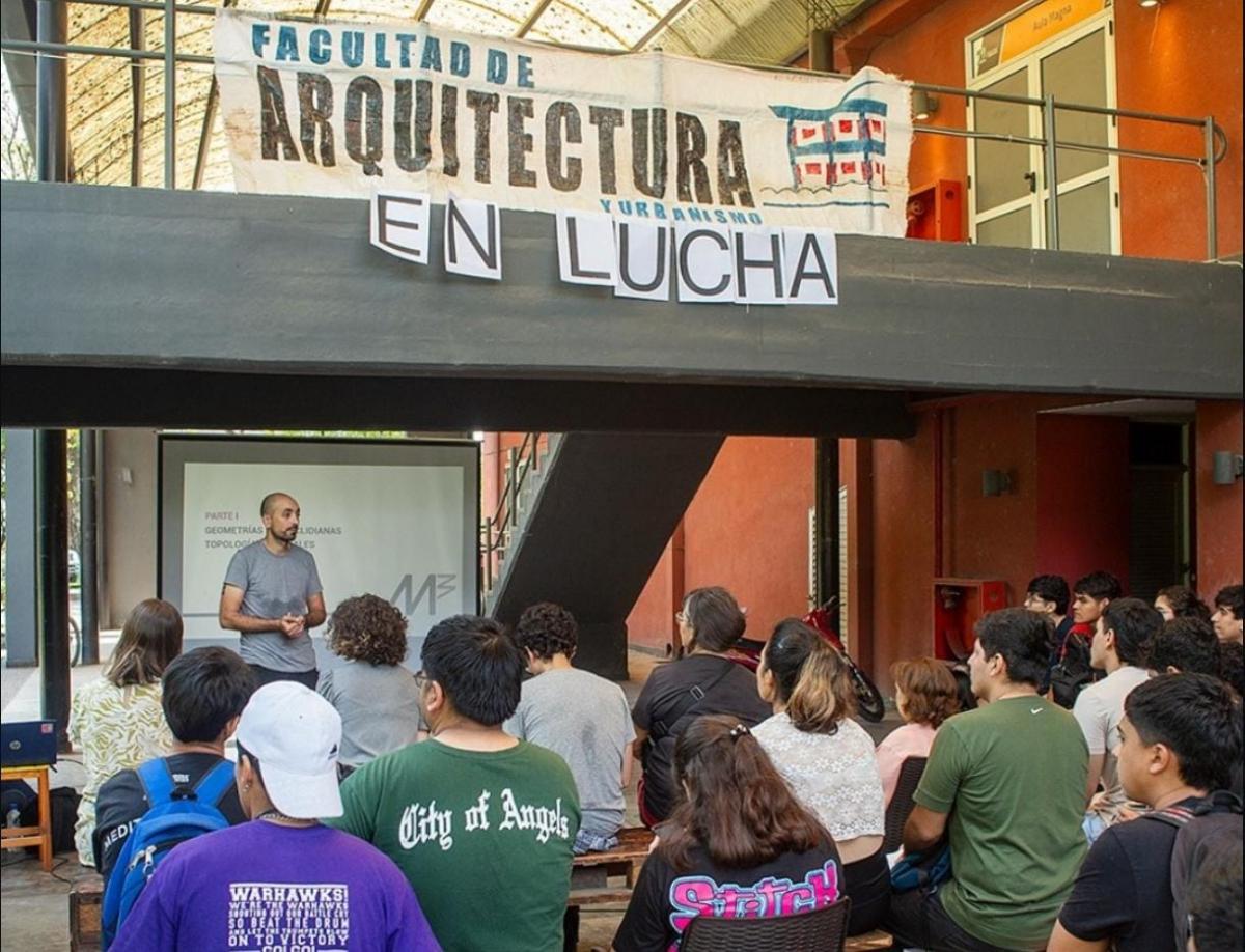 CLASES PÚBLICAS. La Facultad de Arquitectura hizo clases públicas en la Quinta Agronómica. / INSTAGRAM @arquitecturaunt