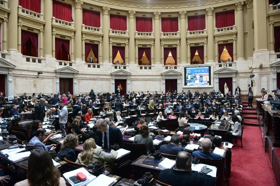 ACUERDO. La UCR acordó la inclusión del financiamiento educativo. 