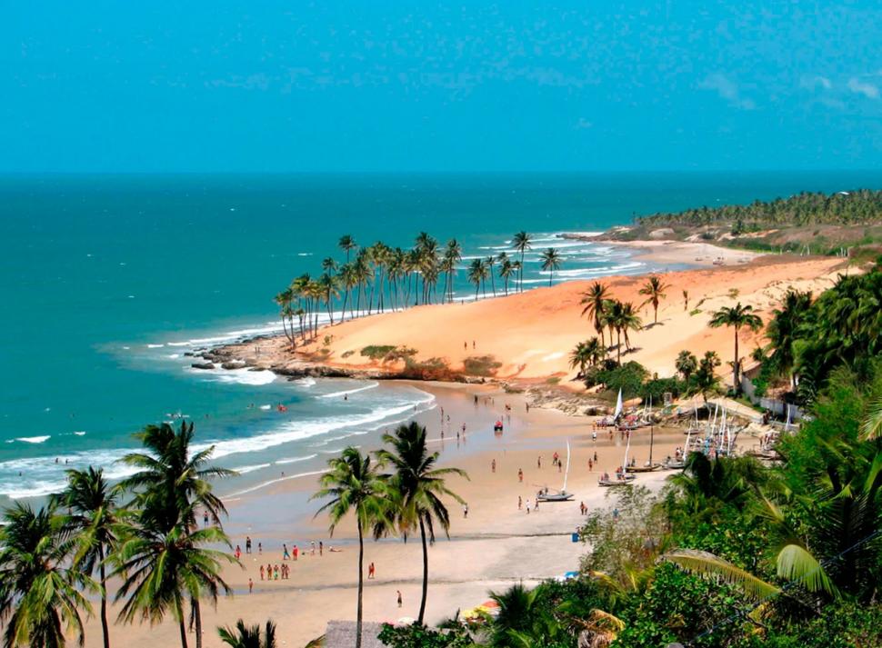 AGUA CÁLIDA Y PLAYAS TRANQUILAS. Muchos destinos ubicados en la isla de Florianópolis, al sur del vecino país, son un imán para los argentinos.