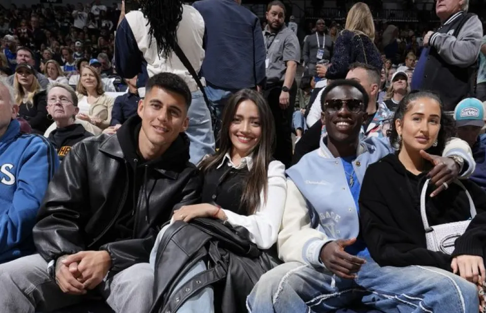 Con un gran look, un ex Atlético Tucumán asistió a un partido de la NBA