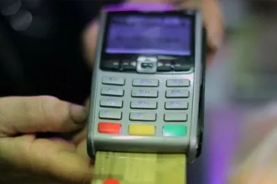 Sube el consumo con tarjetas de créditos aunque bajó el número de cuotas