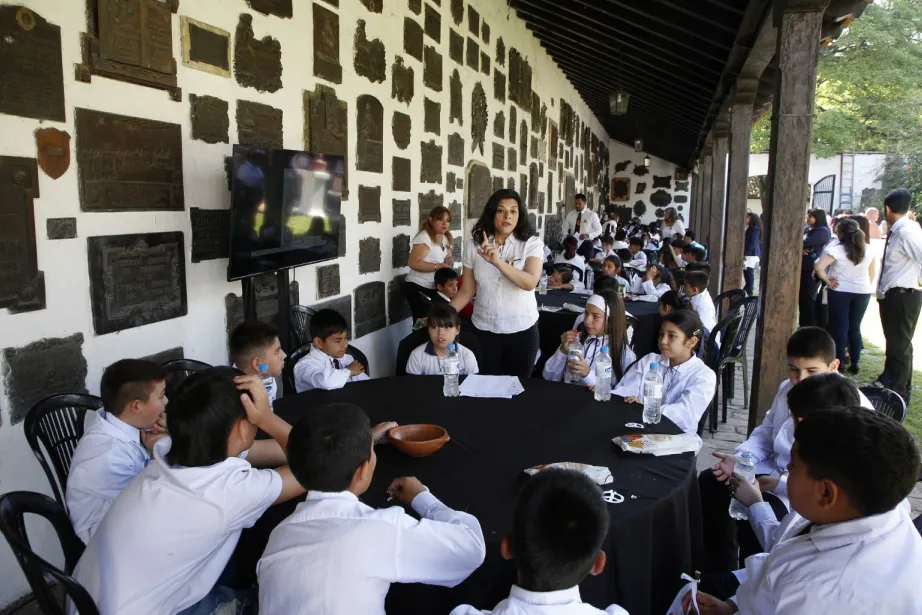 EN CASA HISTÓRICA. Los niños participan del programa de mediadores Congresales por la Paz. FOTO DE MINISTERIO DE EDUCACIÓN