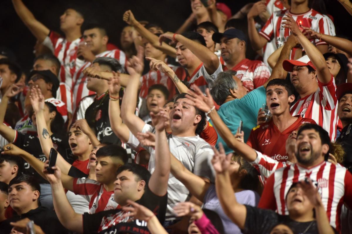 EXPECTATIVA. Los hinchas de San Martín prometen acompañar a su equipo con una caravana sin precedentes.