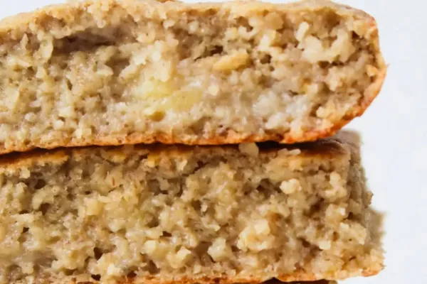 Bizcochuelo de banana saludable: sin harinas, sin gluten y listo en cinco minutos