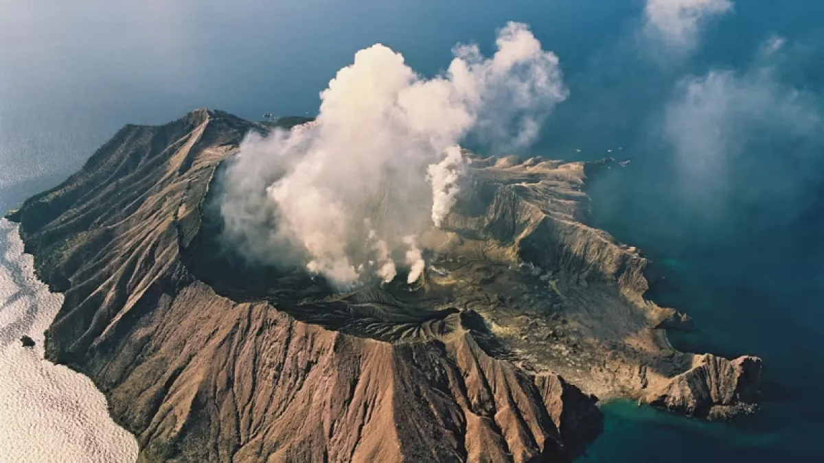 La erupción del volcán de la Isla Blanca en Nueva Zelanda en 2019 provocó la muerte de 14 personas. 