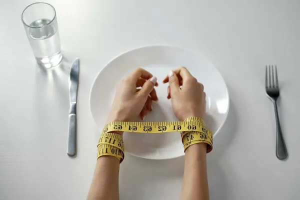 La UNT lanza un programa para combatir los trastornos alimentarios juveniles