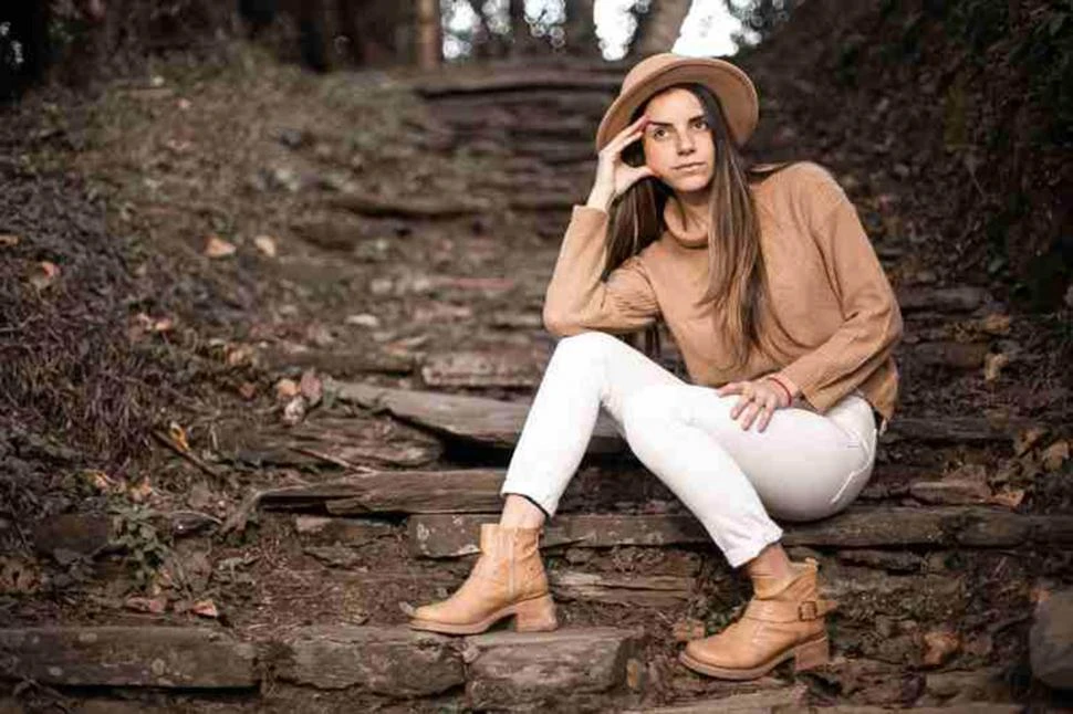 GABI GALVÁN. La cantante folclórica tucumana lidera su banda y estará en el festival Tocando al Frente.