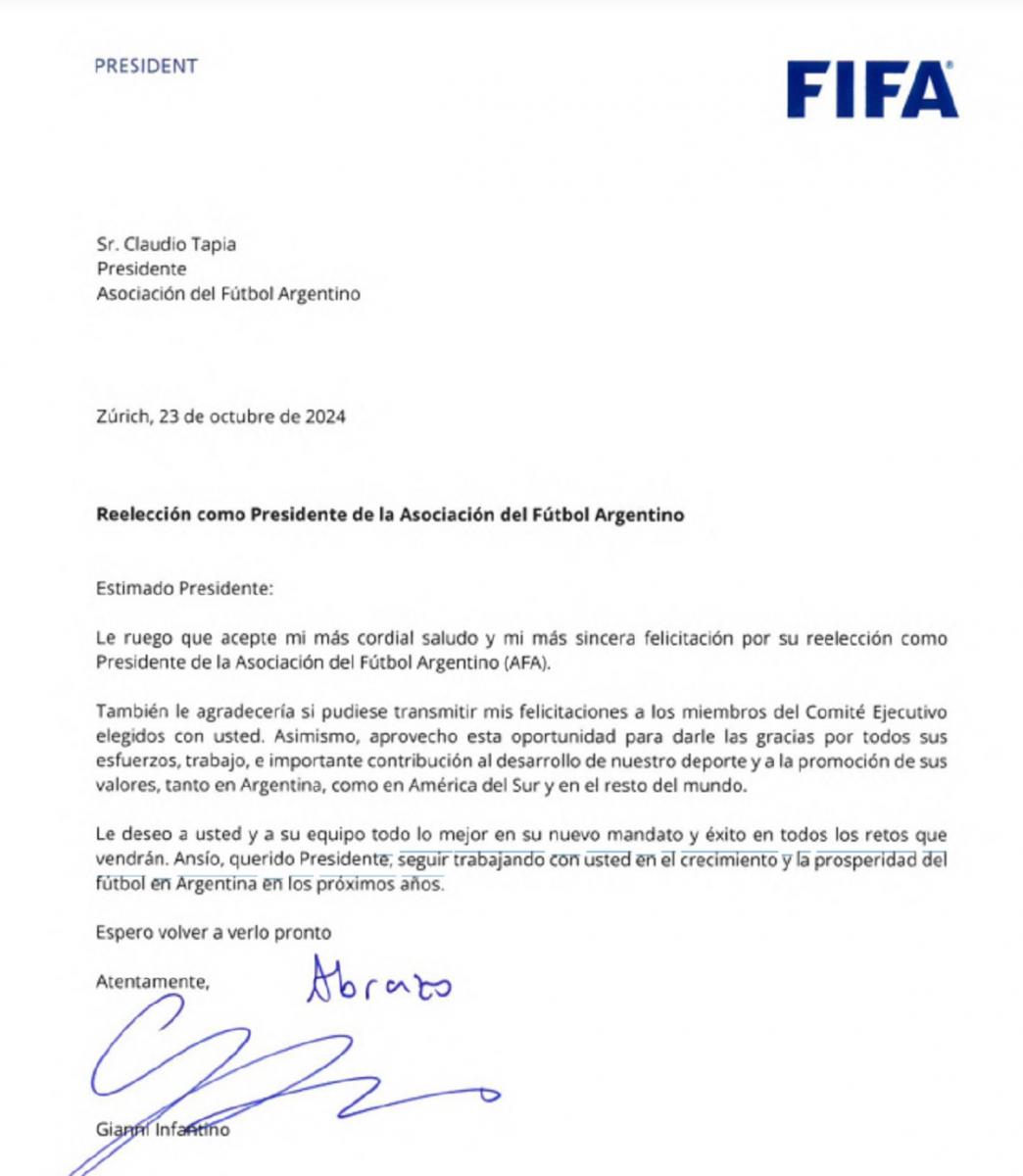 El fuerte respaldo y felicitación de la FIFA a Claudio Chiqui Tapia por su reelección en la AFA